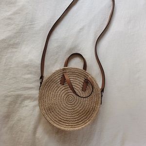 Round Crossbody Straw Bag